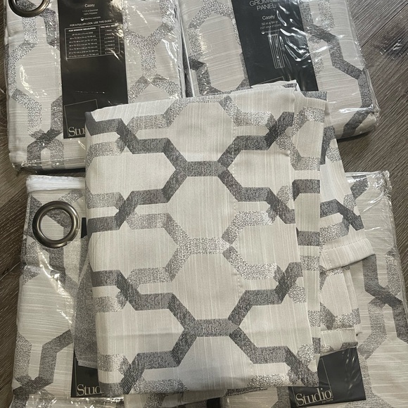 White / Grey / Silver , curtains - Picture 4 of 6